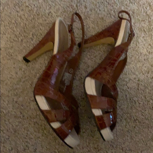 Brown faux croc print heels - Picture 2 of 3